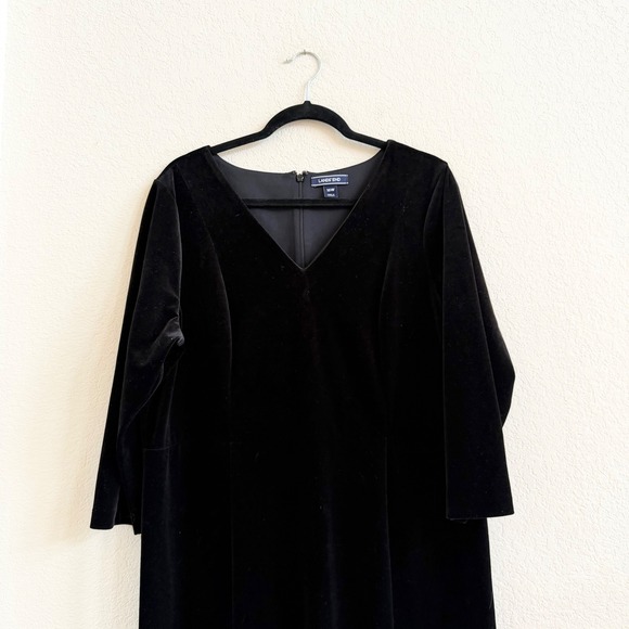 Lands End Womens Black Velvet V-Neck Fit Flare Dress 16W Holiday Formal - Picture 5 of 9